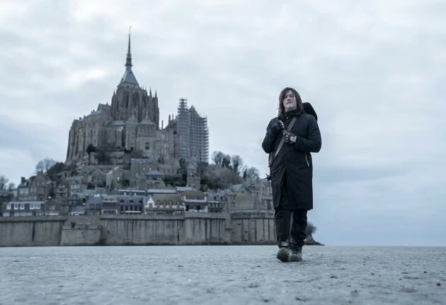Кадр из 2 сезона сериала Ходячие мертвецы Дэрил Диксон